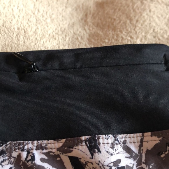 Women’s Lole Shorts - Picture 3 of 7